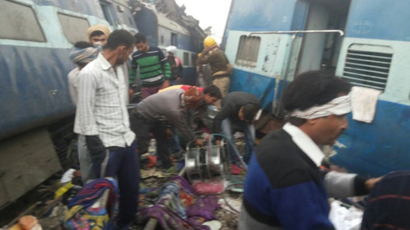 ​印度火車出軌至少91死逾百傷