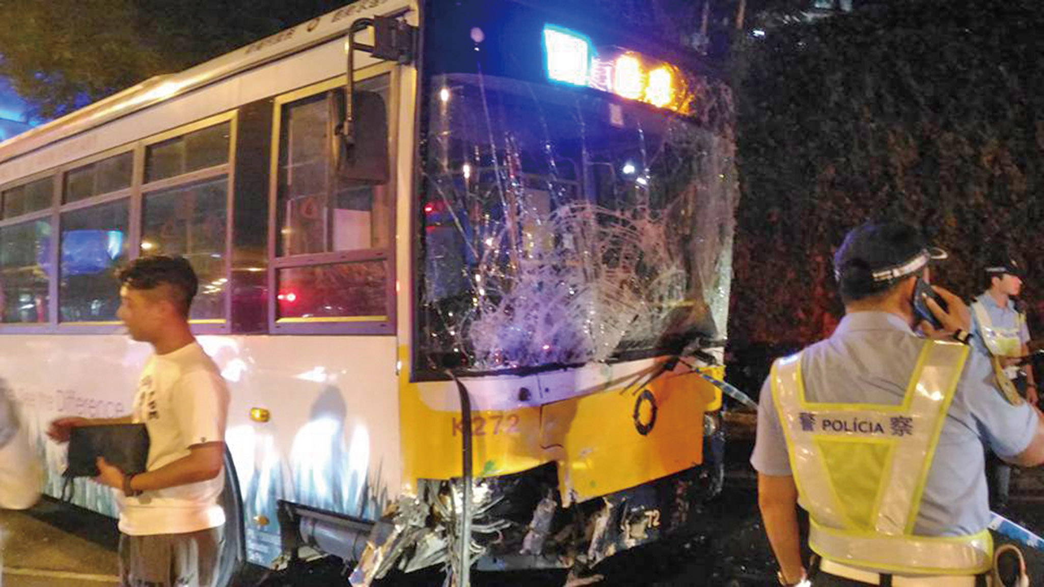 私家車女司機多處骨折受傷