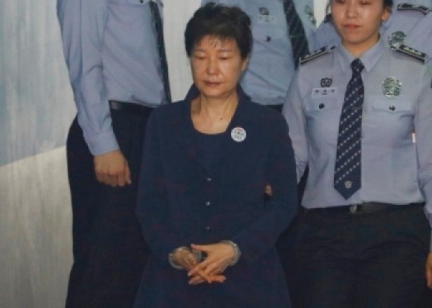 傳朴槿惠看守所內行為怪異