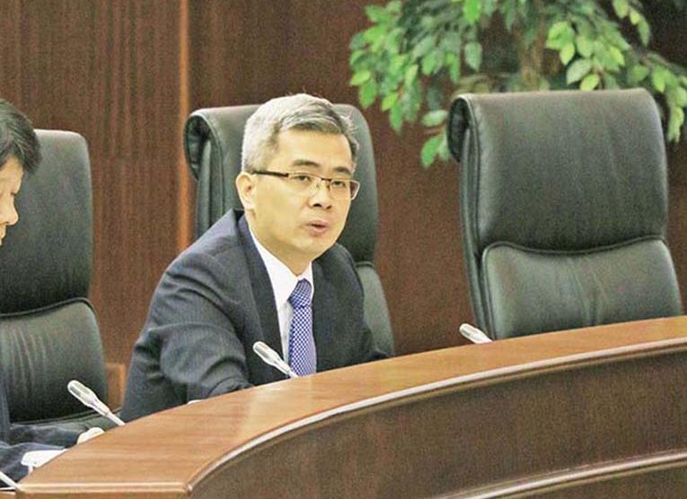 黃司不認同是與其母語有關