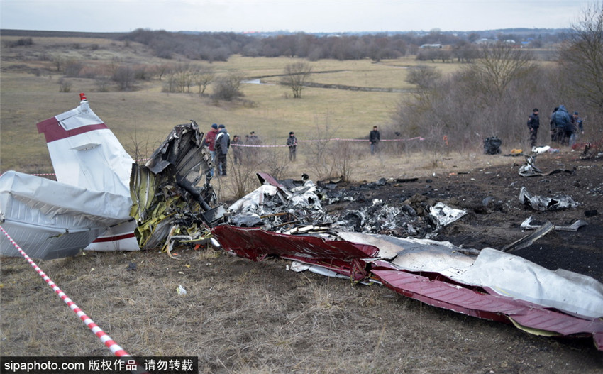 俄輕型飛機墜毀四人死亡