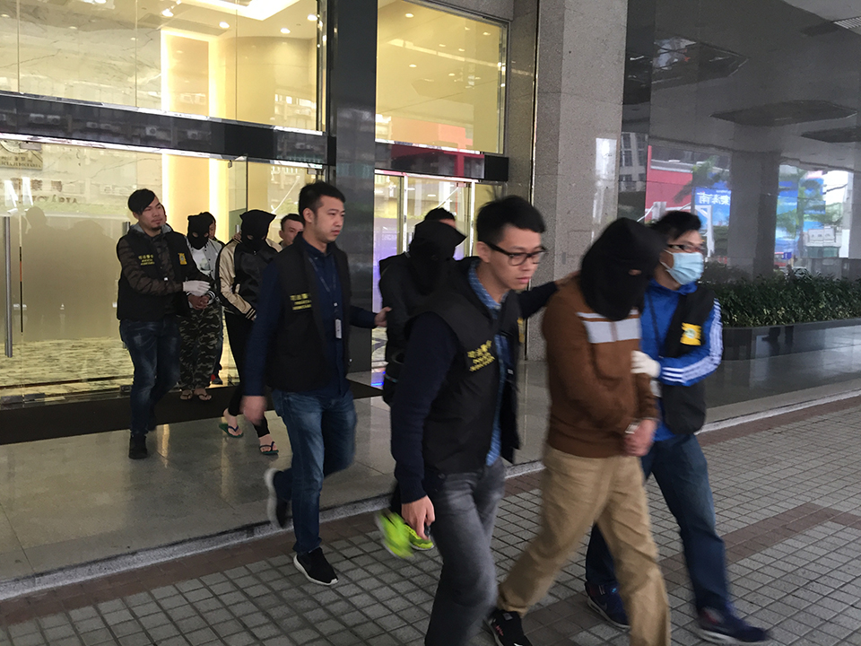 拘四名本澳男子