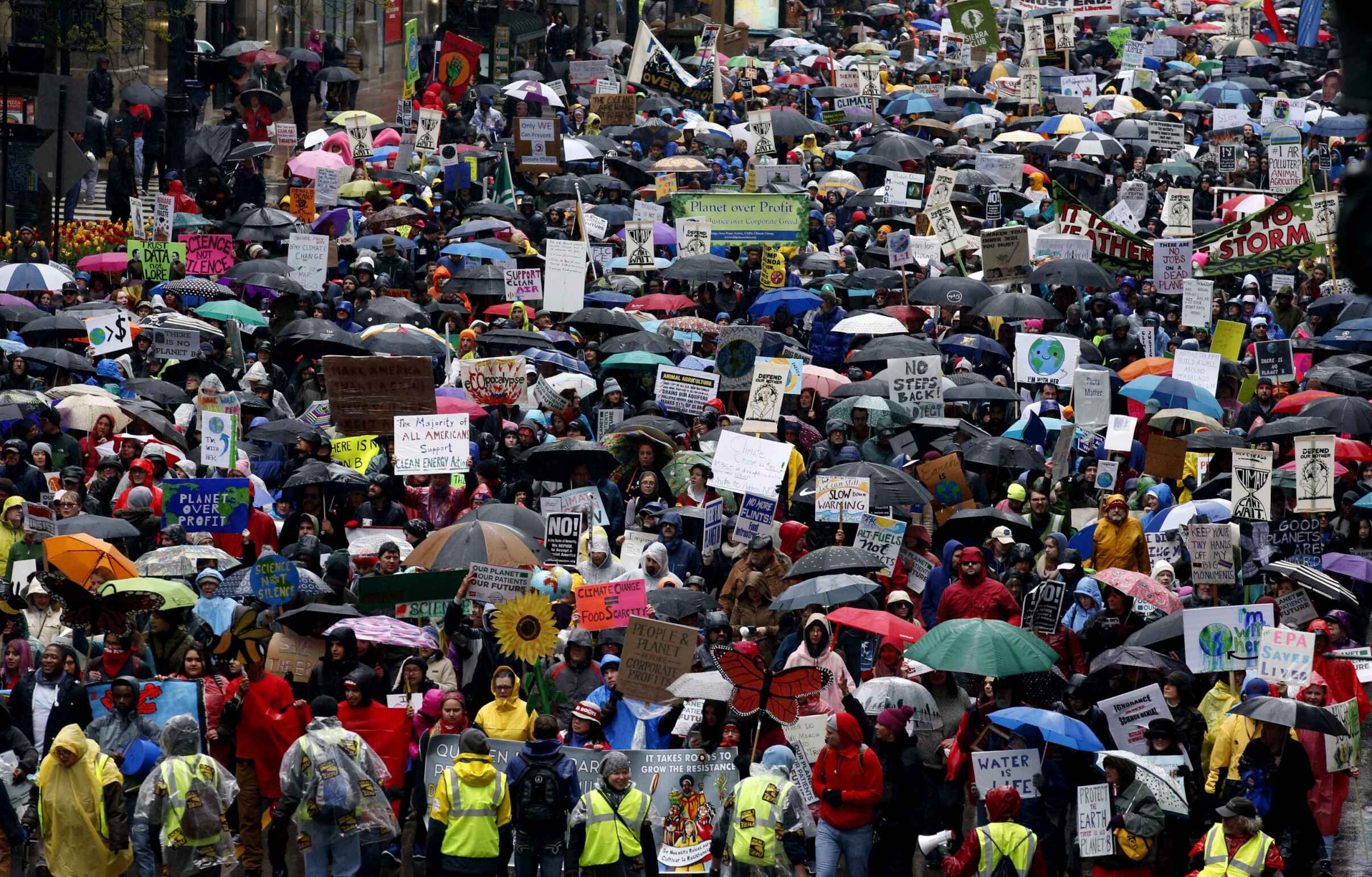 多地民眾遊行抗議氣候政策