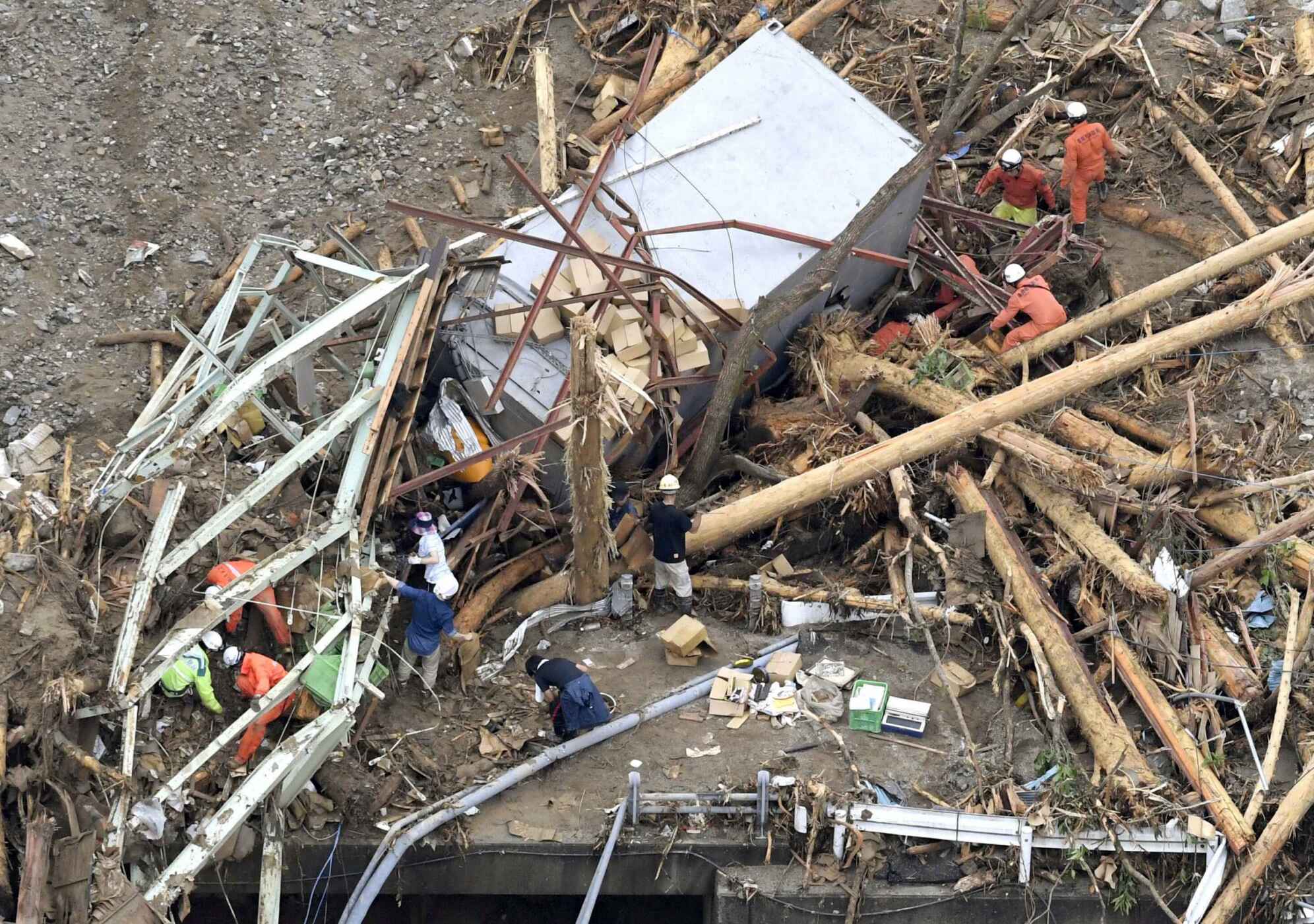 日本雨災增至18死27人失聯