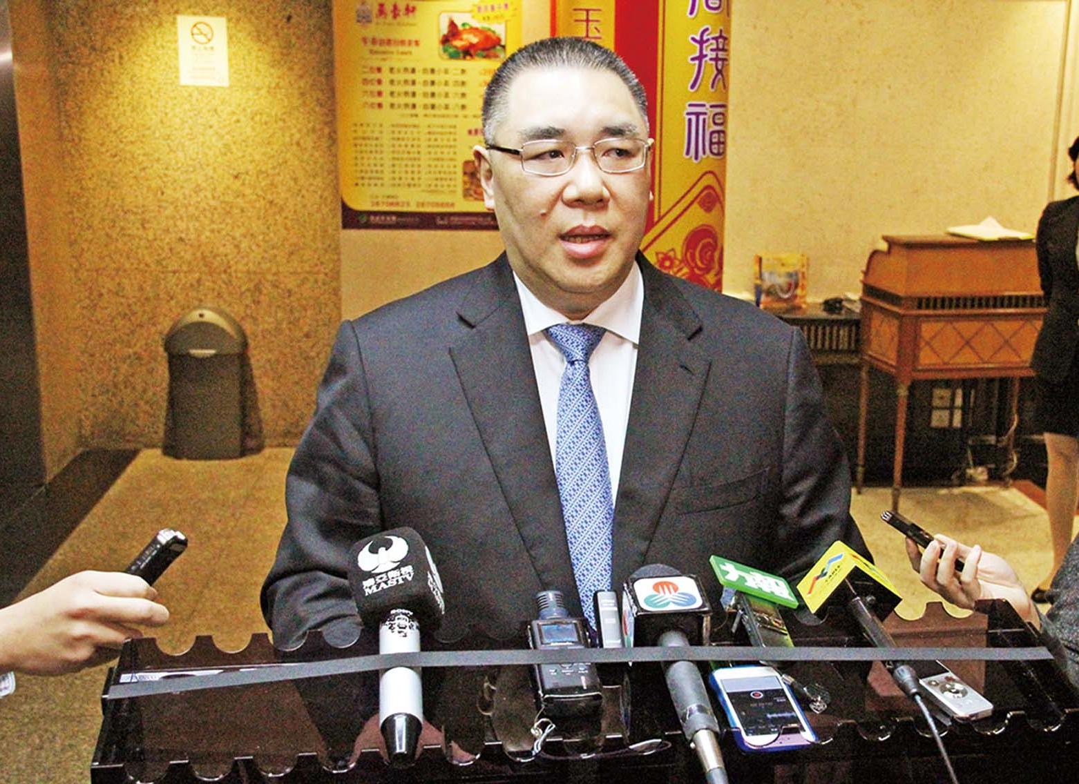 崔歡迎譚重返公職隊伍