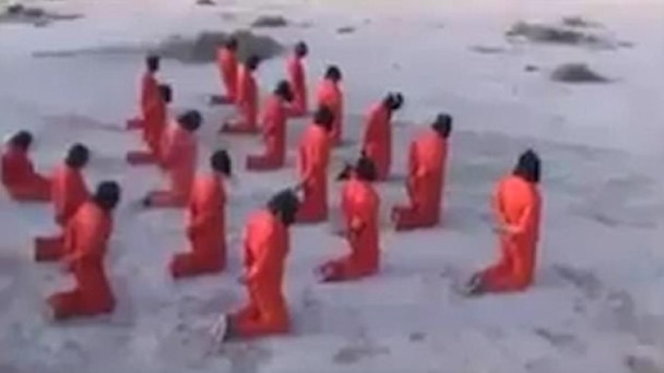 有片！利比亞國民軍槍決18名IS成員