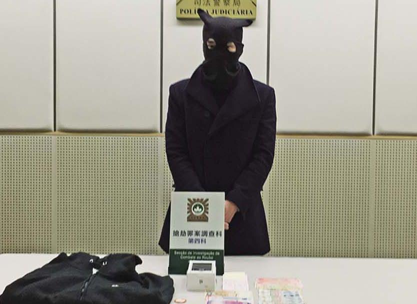 慘遭同胞毆打、強姦、搶劫