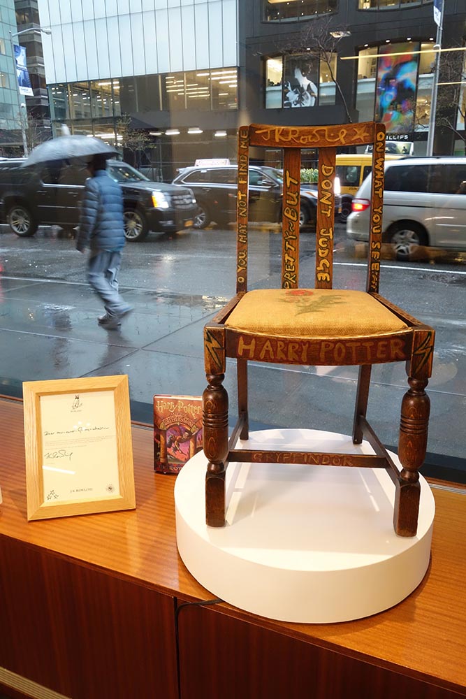 羅琳「靈感之椅」314萬成交