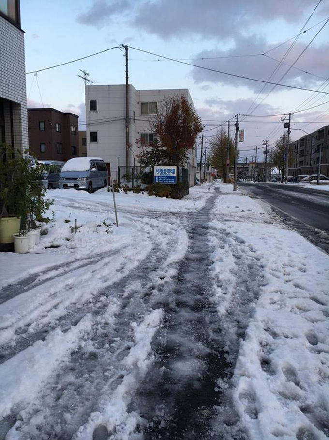 日本北海道大雪陸空交通大亂
