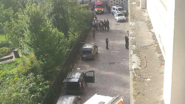 巴黎郊區汽車撞士兵六傷