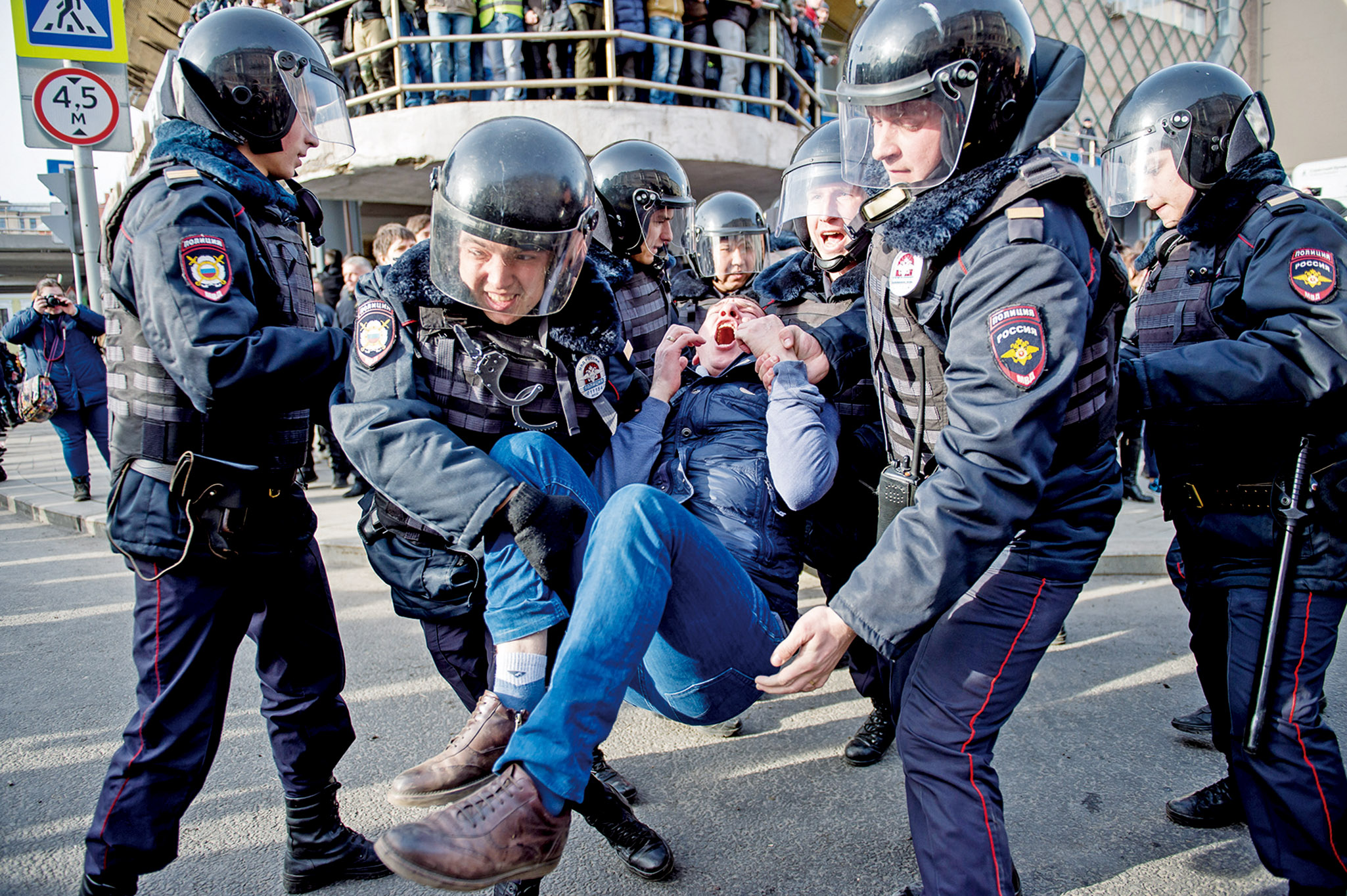莫斯科逾900人被捕