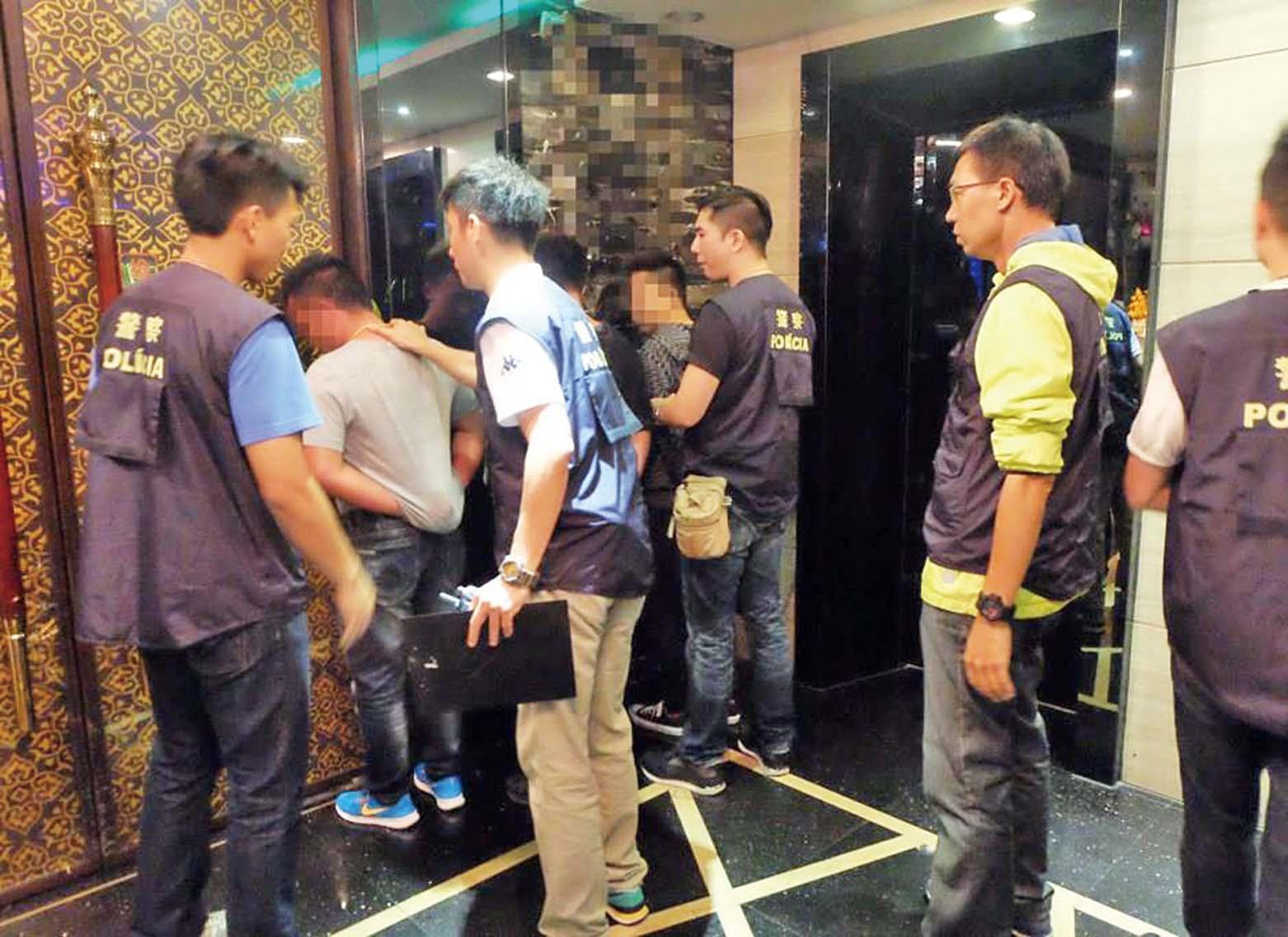 治安警拘捕三非法入境者