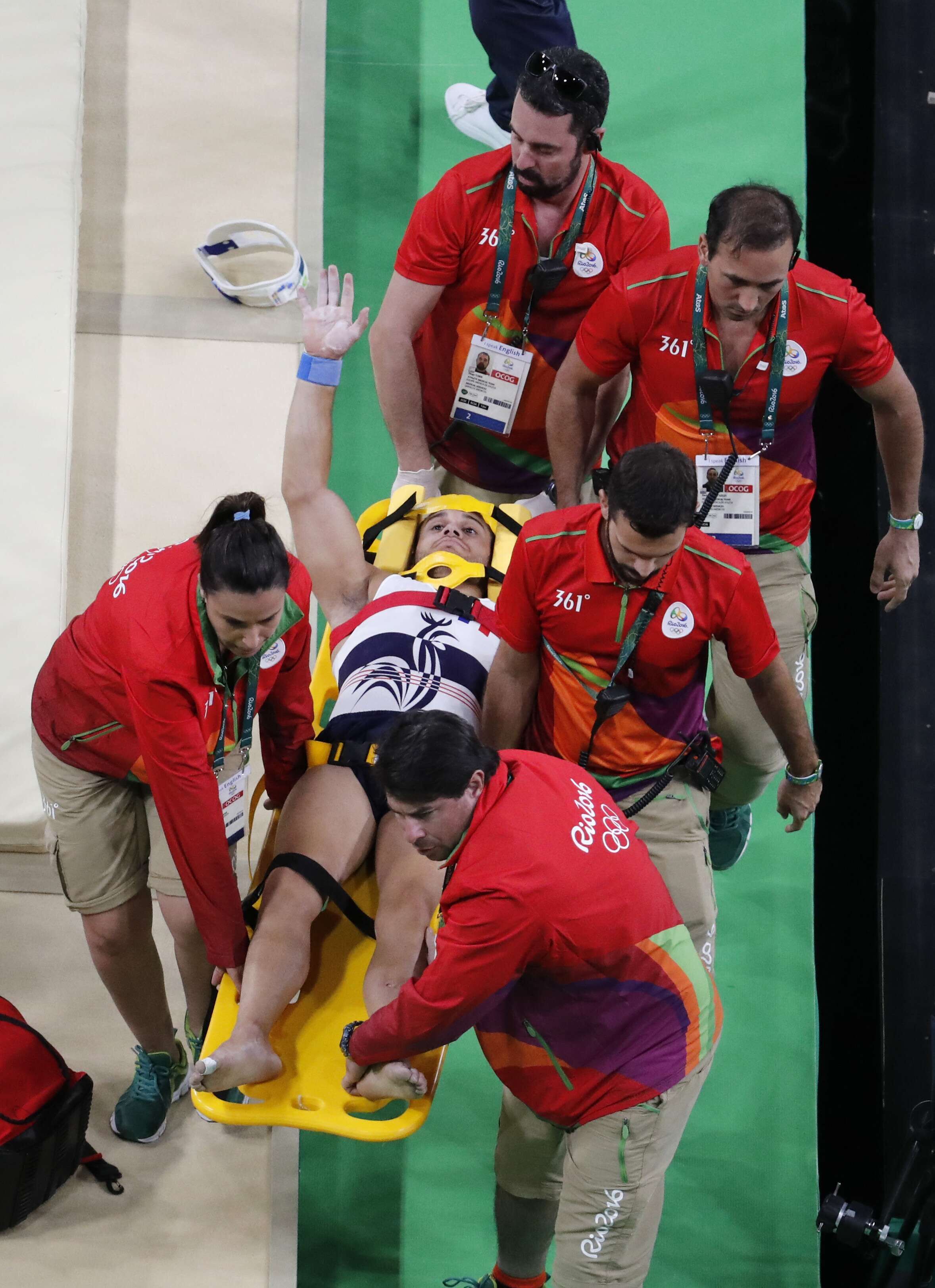 法國體操選手小腿骨折