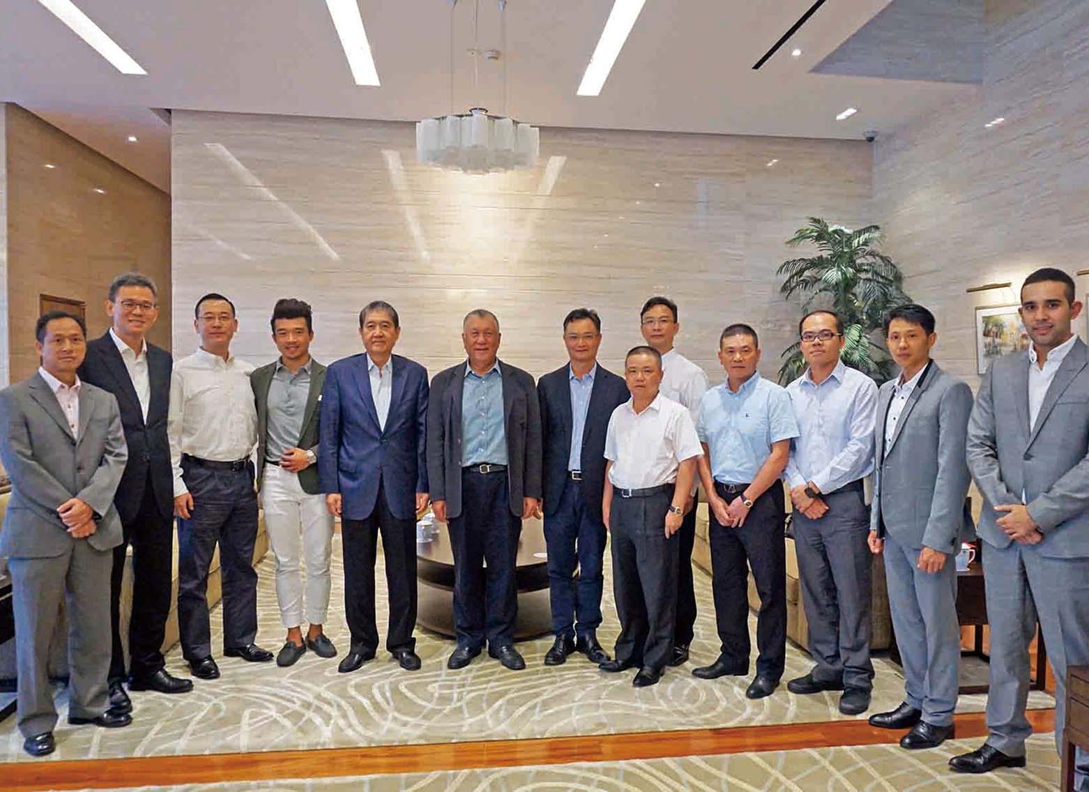 拜訪何厚鏵獲讚揚勉勵