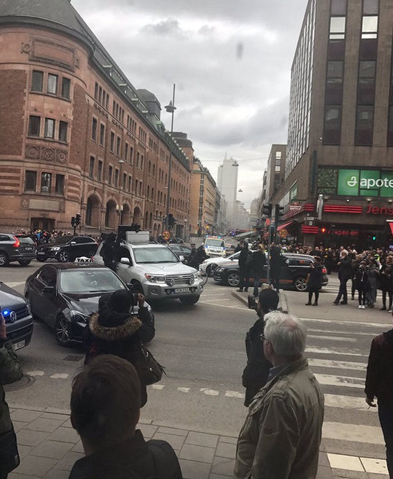 ​斯德哥爾摩貨車撞人群至少三死