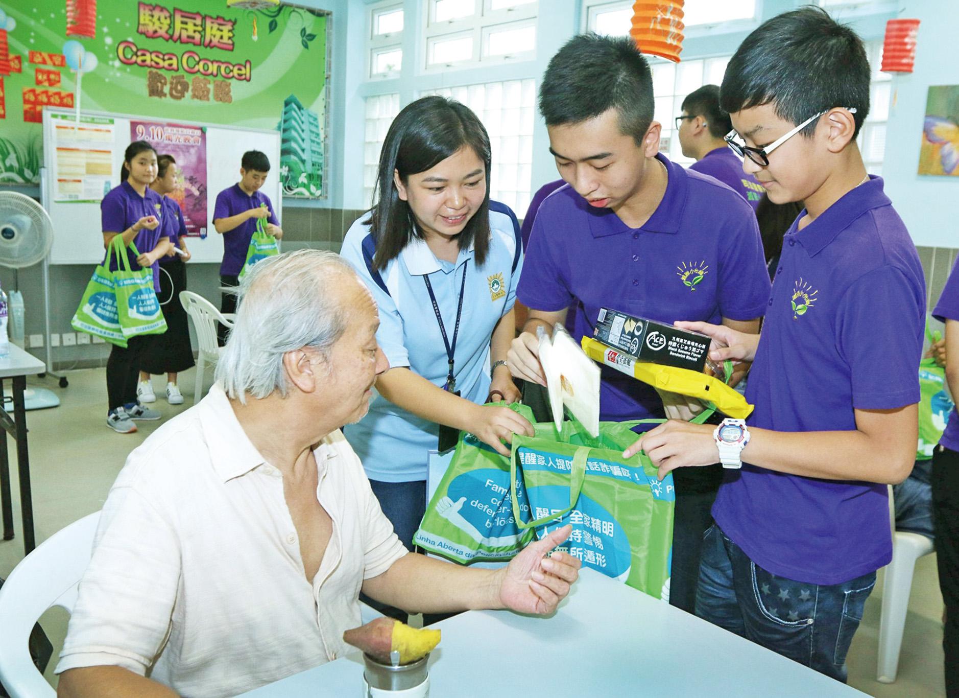 滅罪小先鋒學員送關愛