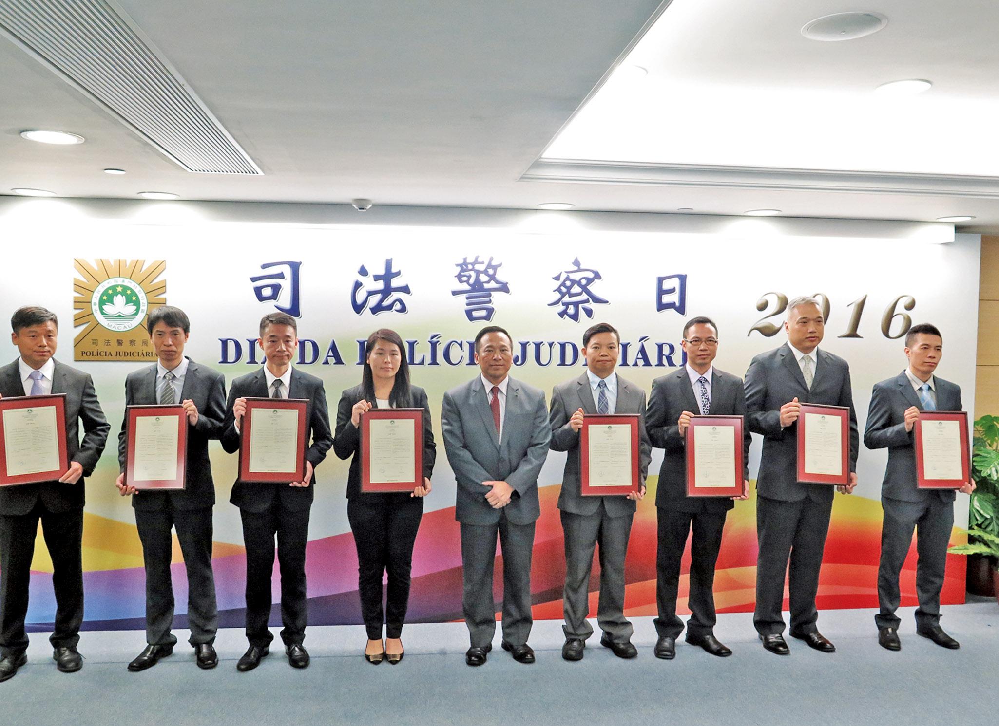 表彰及嘉許卓越人員、團隊