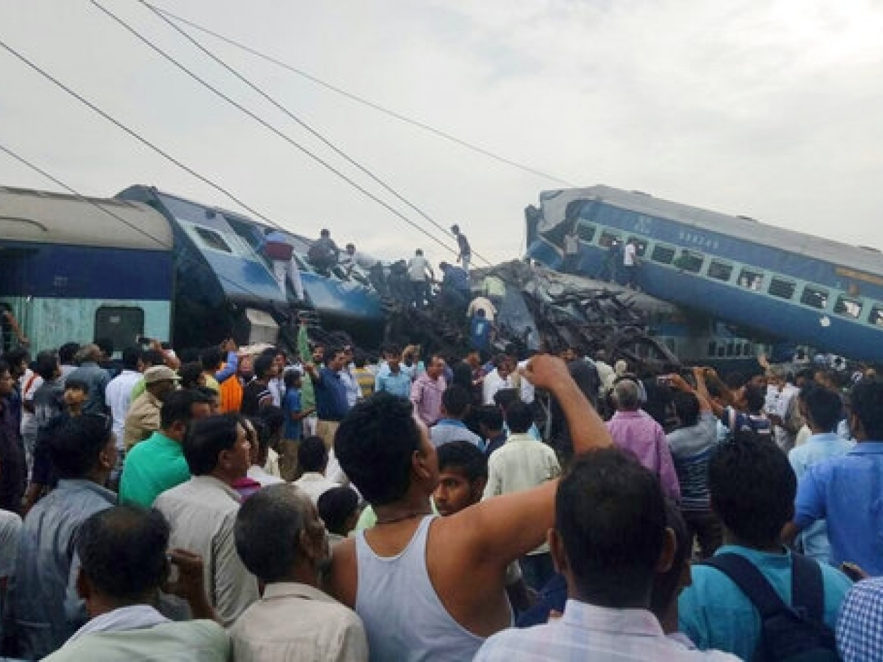 ​印度火車脫軌23死逾80人傷