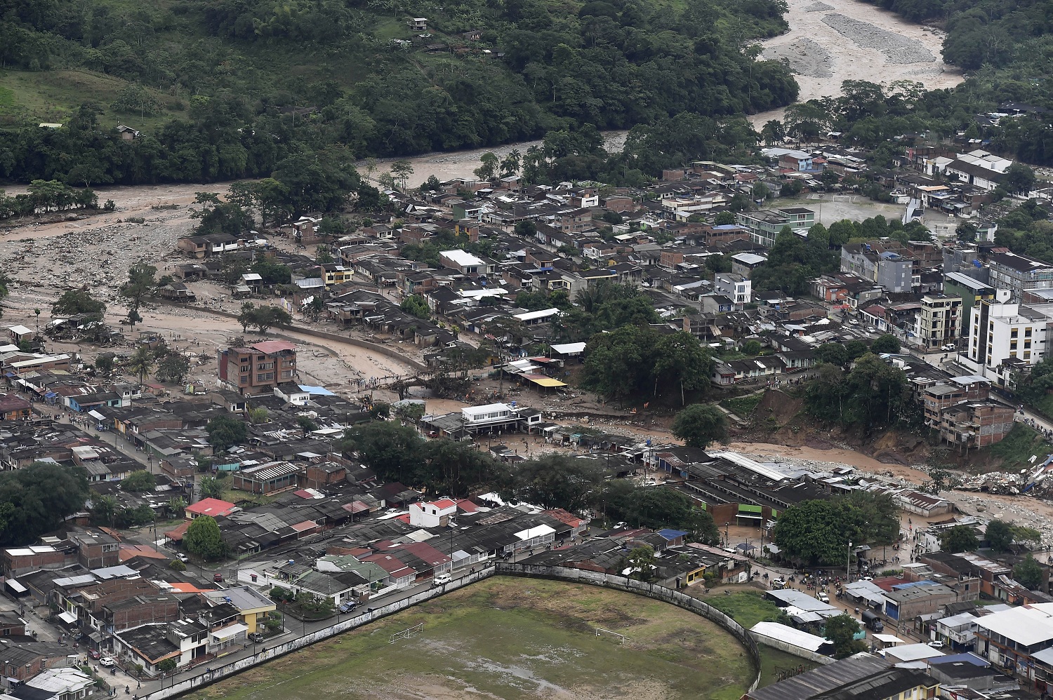 哥倫比亞山泥傾瀉254人死