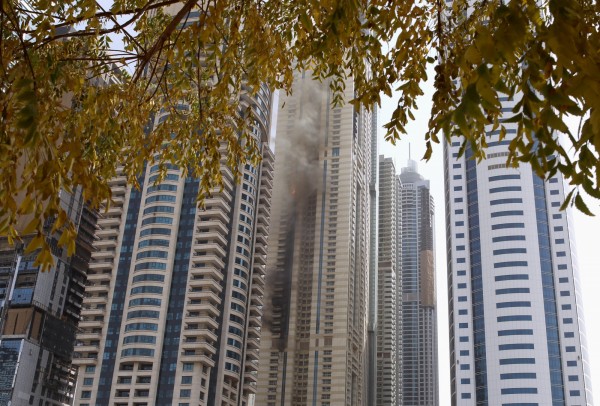 75層高住宅大樓起火幸無人傷