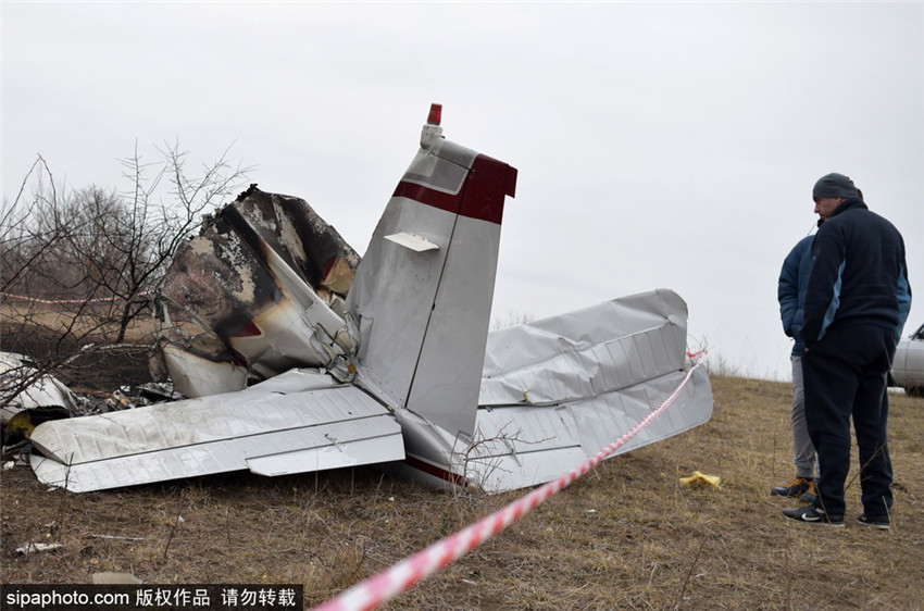 俄輕型飛機墜毀四人死亡