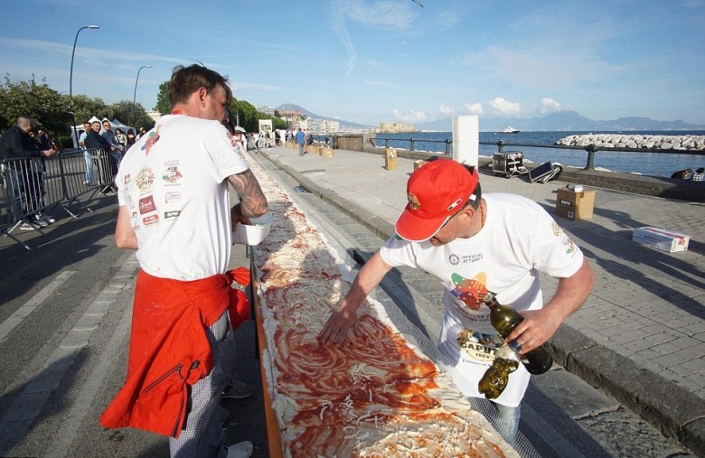 意國100廚師製2,000米長披薩