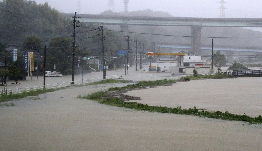 首個颱風登陸四大島