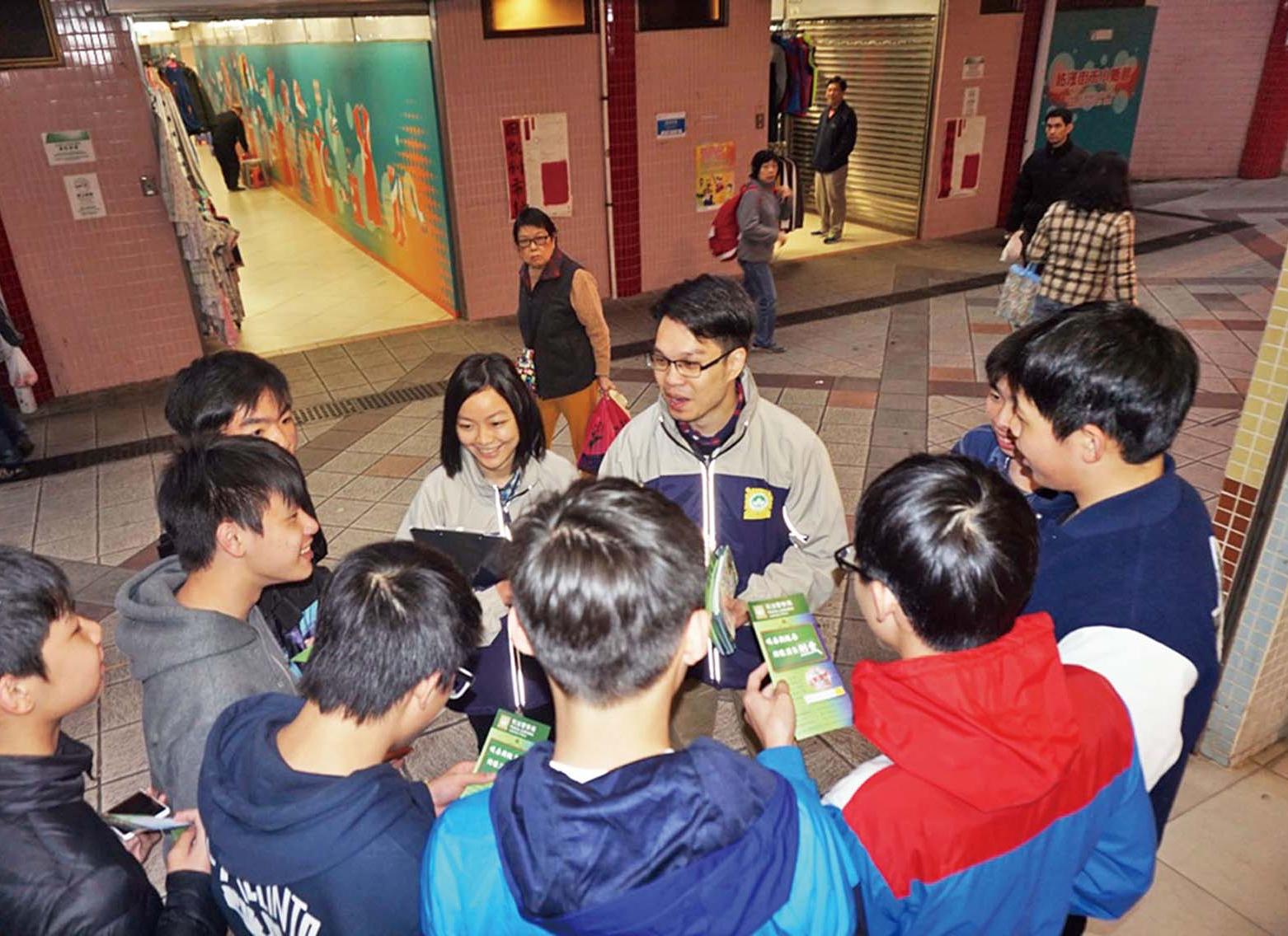 拘120人含五名青少年