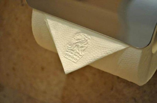 日本「三角廁紙」別取用　