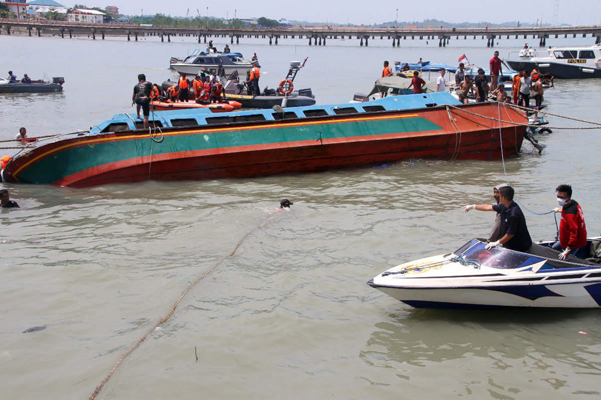 印尼船隻翻沉17死15失蹤