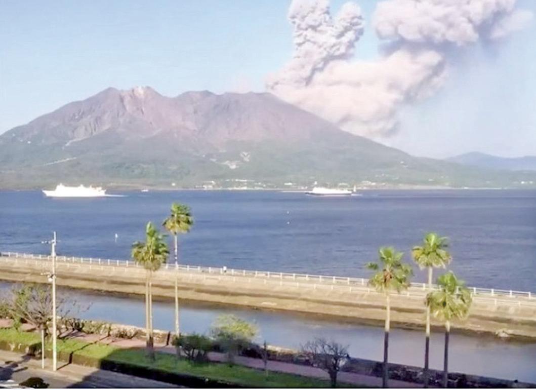 日櫻島火山噴發