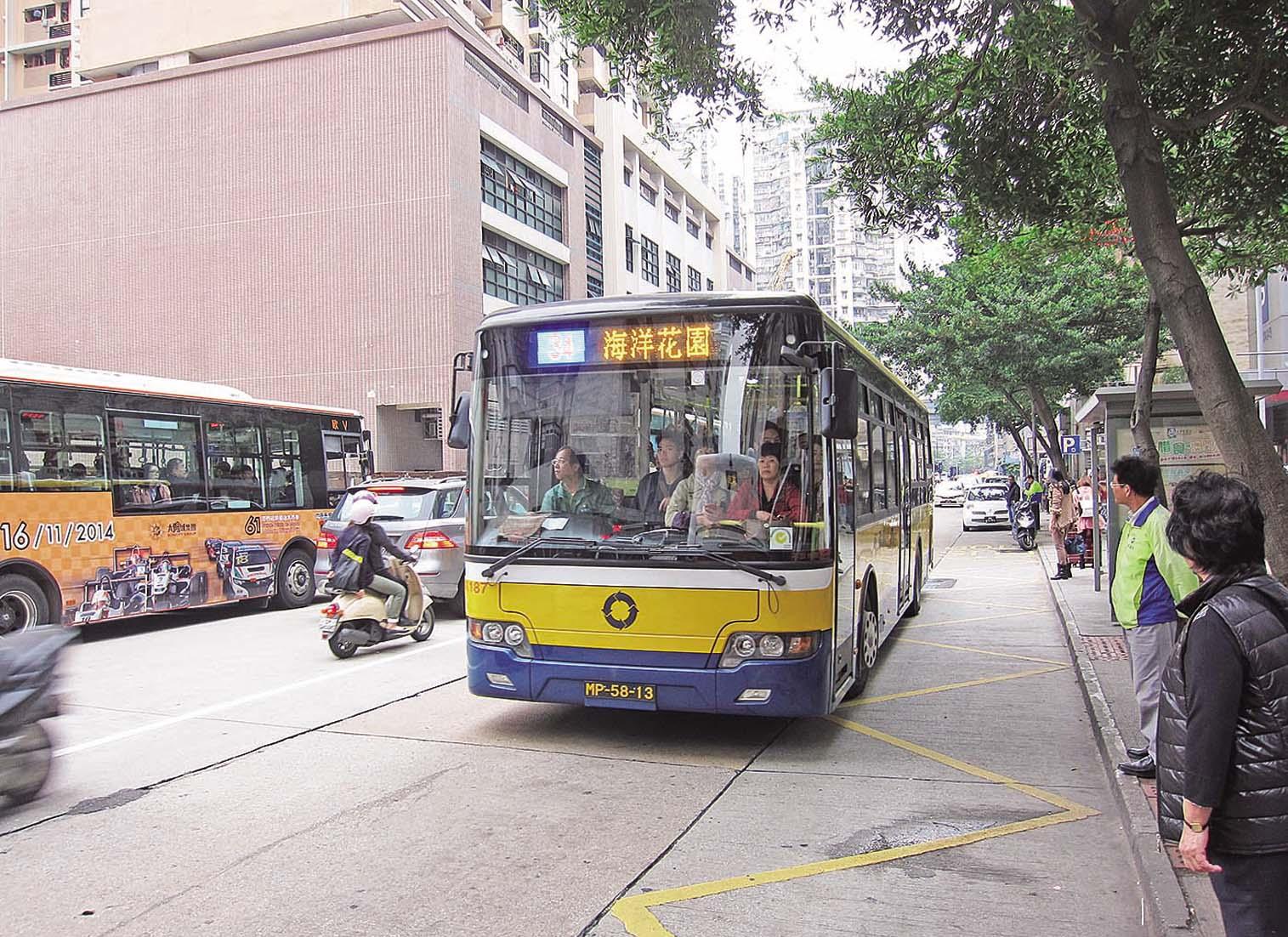 政府與「新福利」昨簽新合同