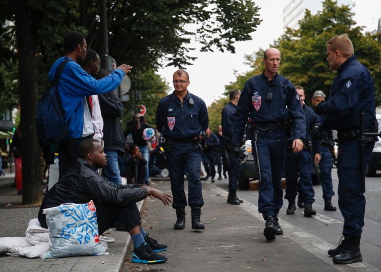巴黎首間難民收容中心下月啟用