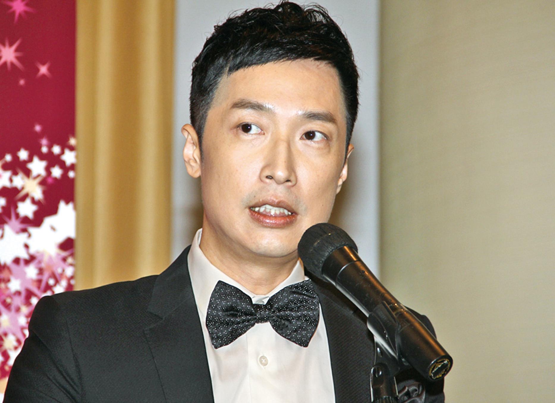 成立演藝製作公司