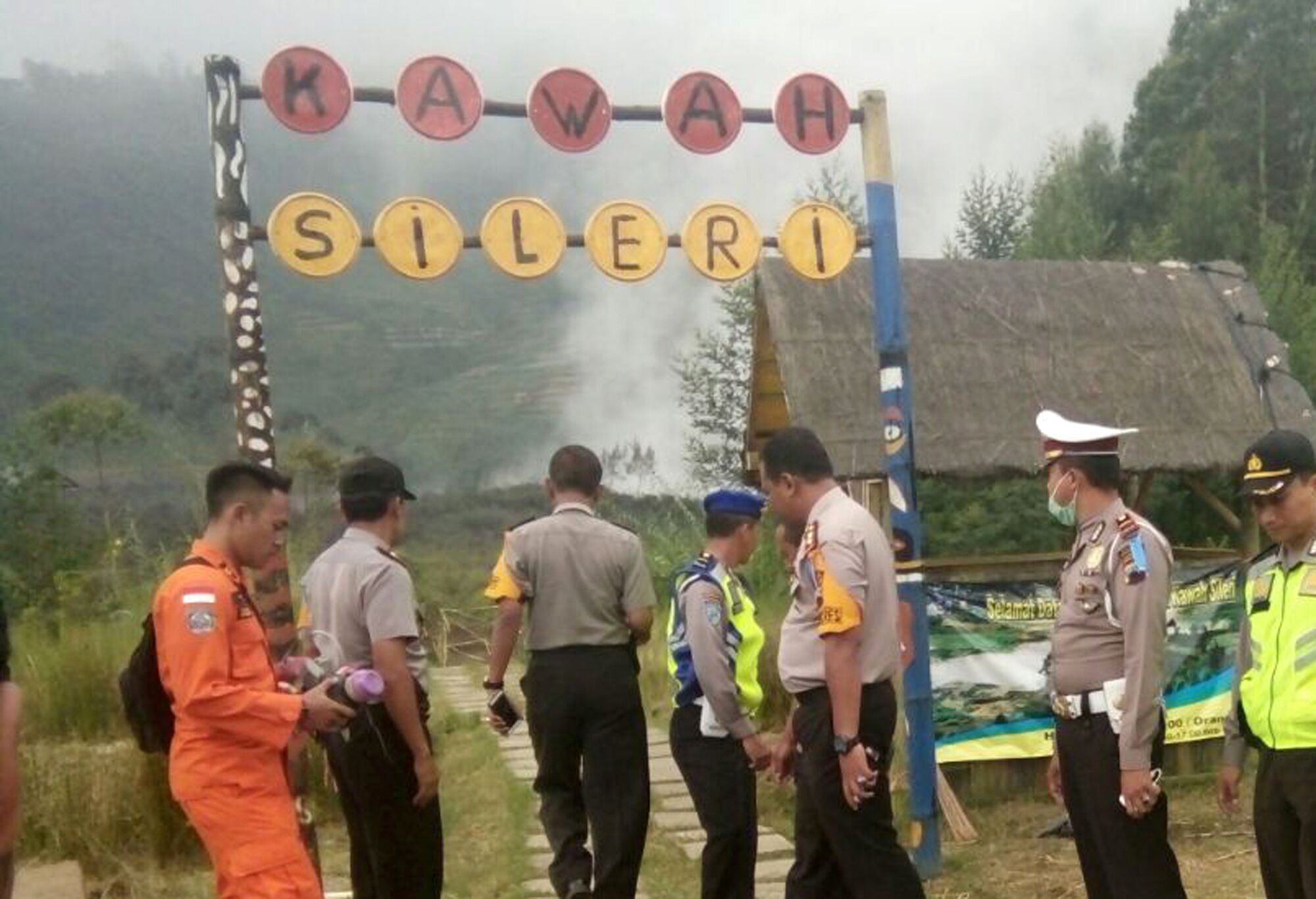 救援直升機撞山墜毀釀八死