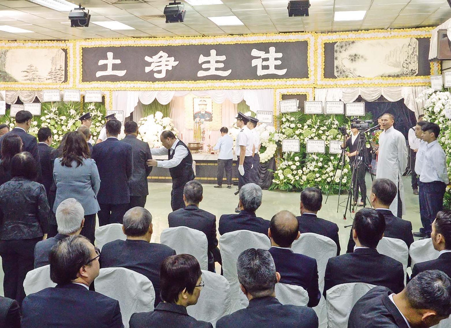 梁榮仔：內部擢升較適合