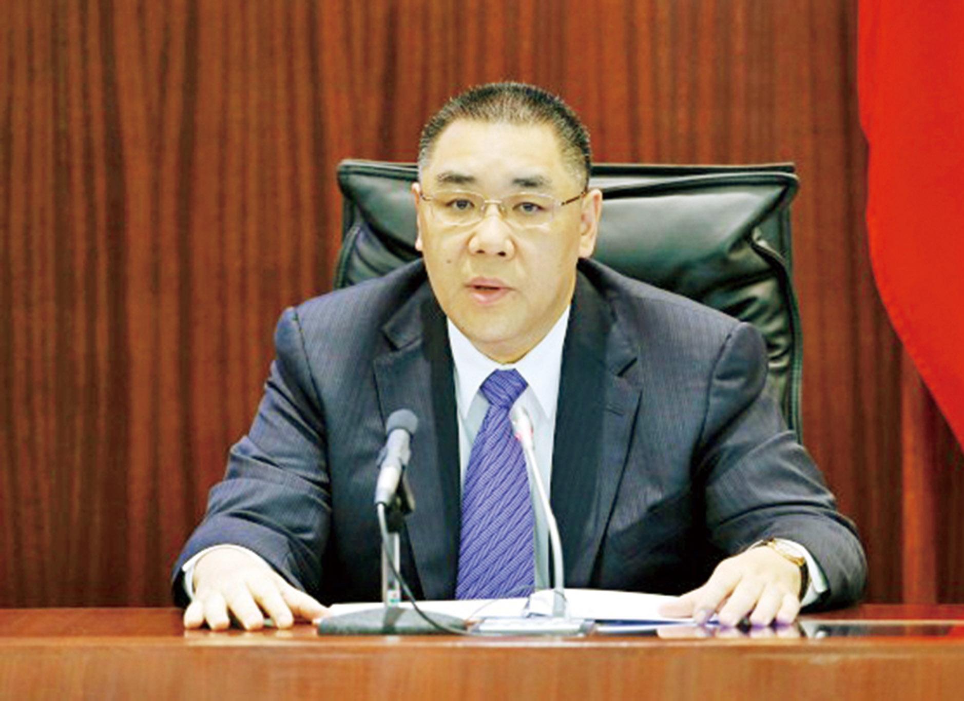 就施政民生等回答議員提問