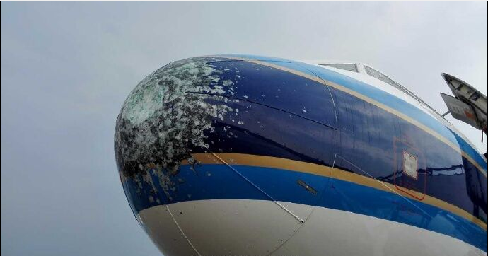 南航客機遭冰雹襲擊備降合肥