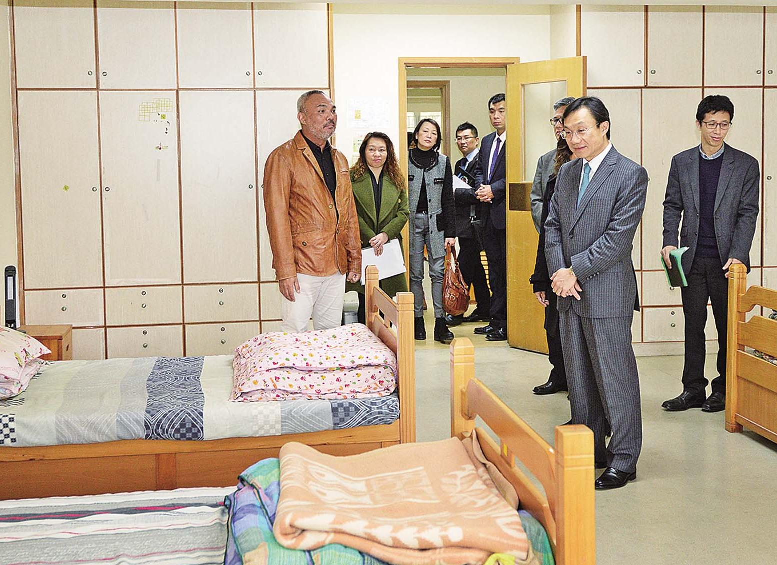 譚司訪青少年訓練院舍