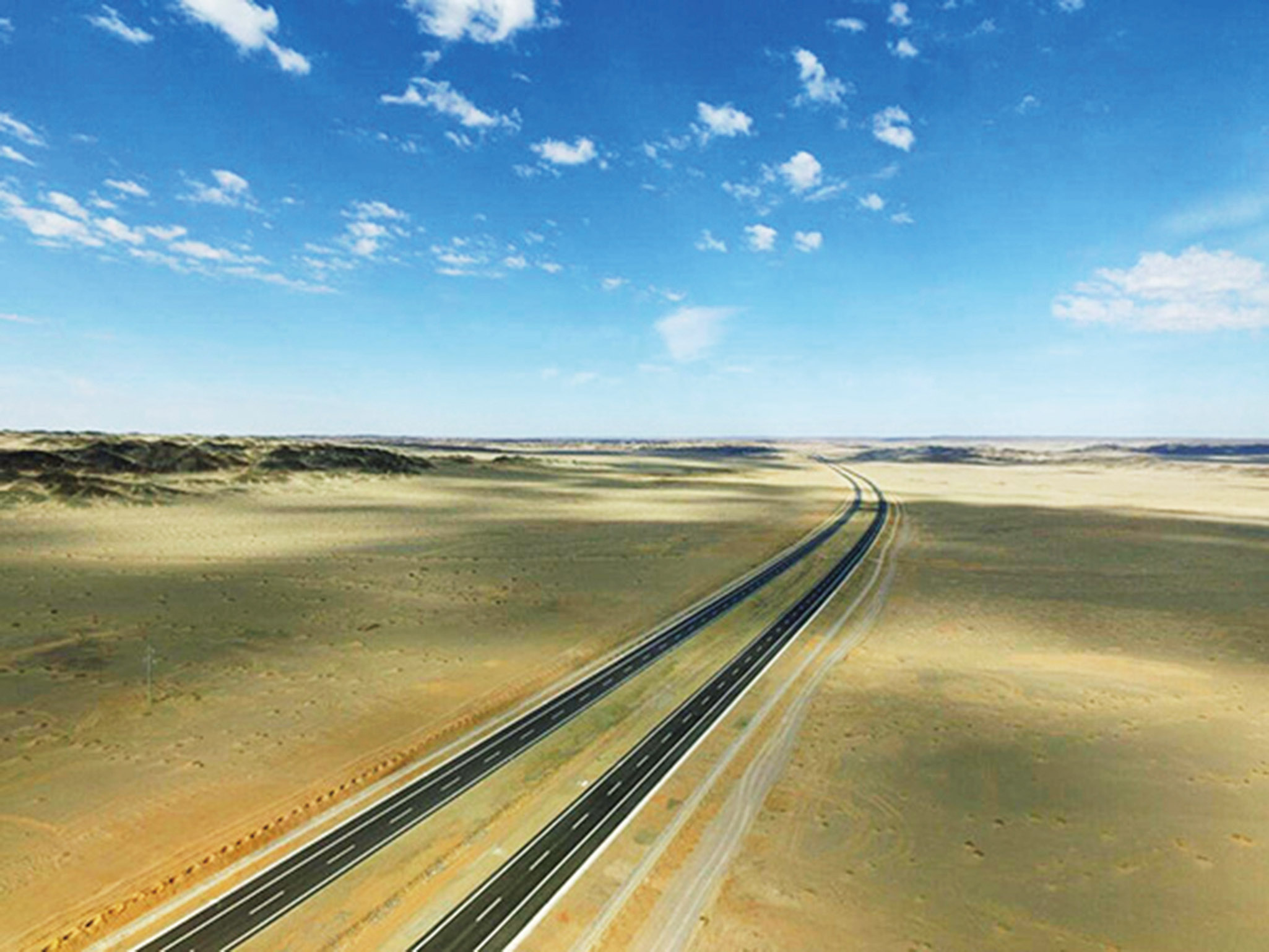 世界最長沙漠高速貫通