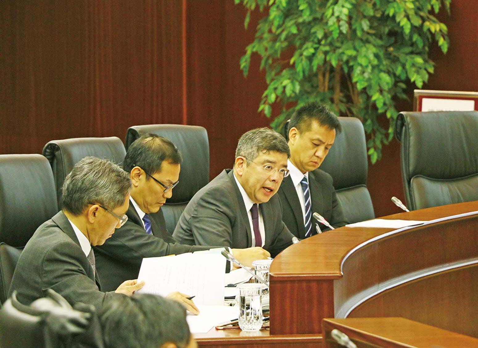 羅司指現行罰則勝違約金