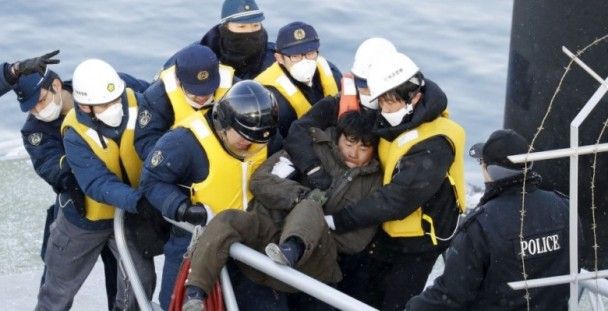 日警拘三名朝鮮船員