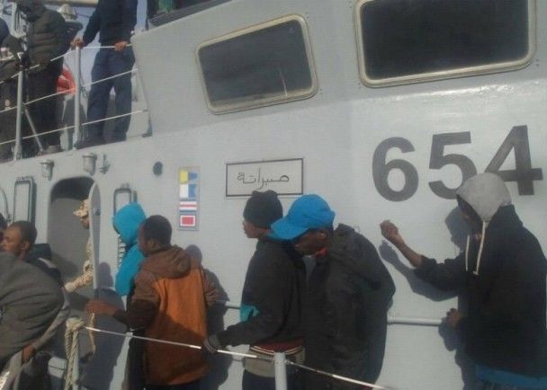 充氣難民船地中海沉沒百人失蹤