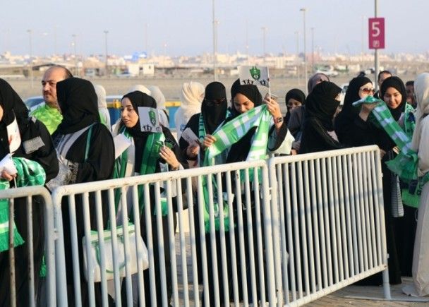 沙特首迎女性入場觀看足球賽