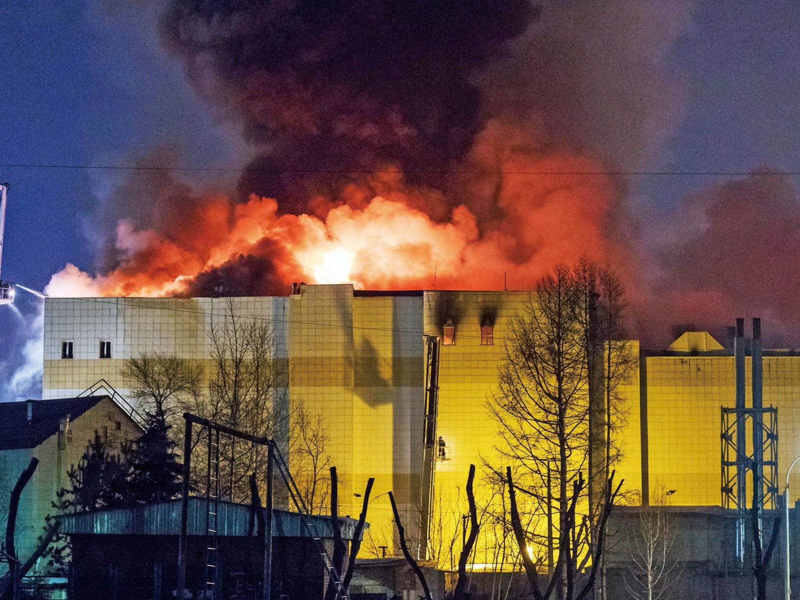 俄商場大火奪64命 多數是兒童