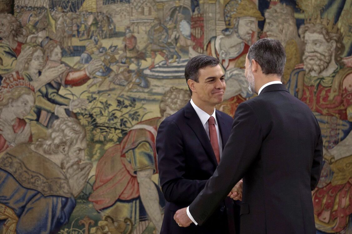 西班牙新首相桑切斯宣誓就職