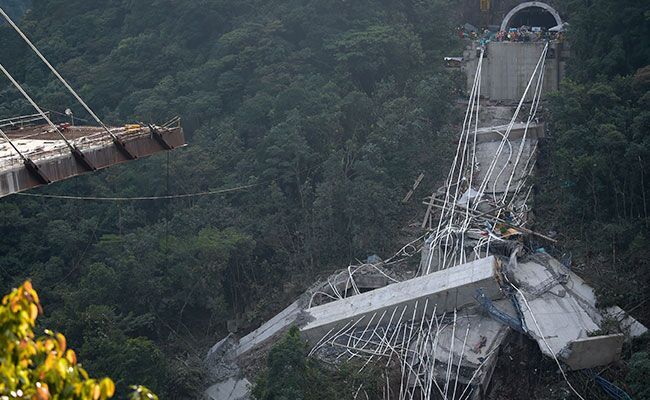 哥倫比亞在建大橋倒塌十死