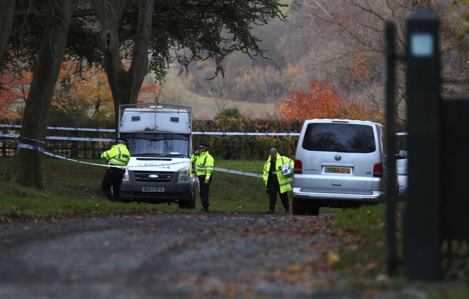 英小型飛機與直升機空中相撞四死