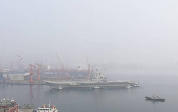 中國首艘國產航母今晨開始海試