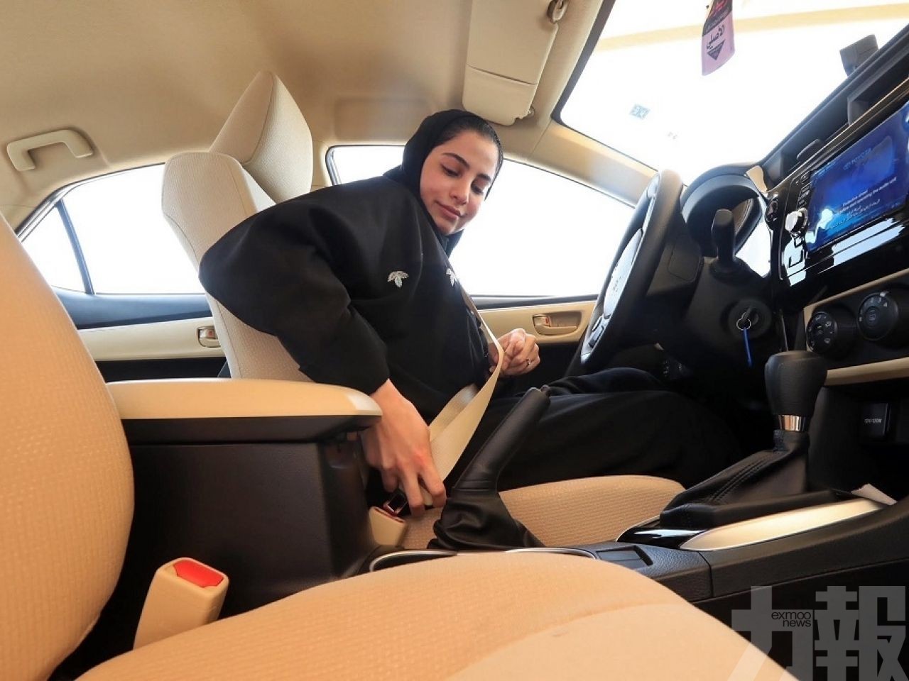 ​沙特向首批10名女性發駕駛執照